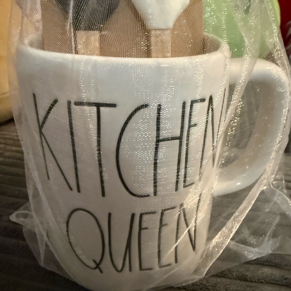 Rae Dunn “Kitchen Queen” Mug and Spatula Set - Black and White - Picture 2 of 6